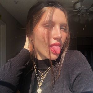 Meet your Posher, Caroline